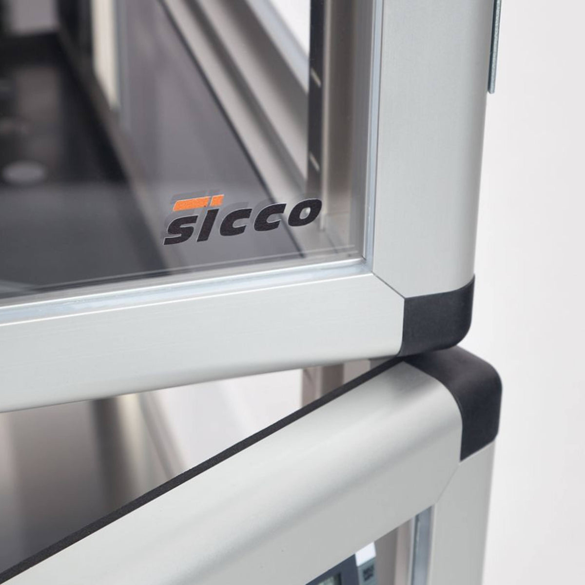 SICCO Desiccator Wall Antistatic (W 1080 mm × H 1870 mm × D 580mm) (PC/AL)