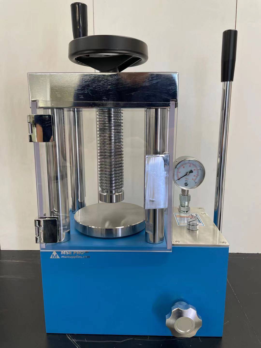 MSE PRO Lab Scale 15-Ton Manual Hydraulic Pellet Press with Safety Shield, Pellet Press Die Set, MSE Supplies LLC, MSE Supplies